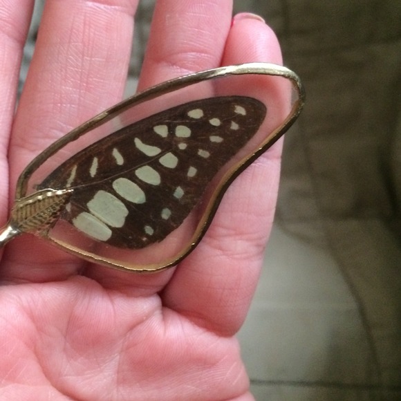 Urban outfitters butterfly wing necklace SOLD - Picture 3 of 3