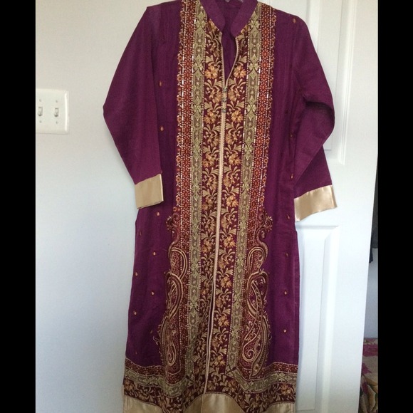 Pakistani, indian outfit - Picture 1 of 4