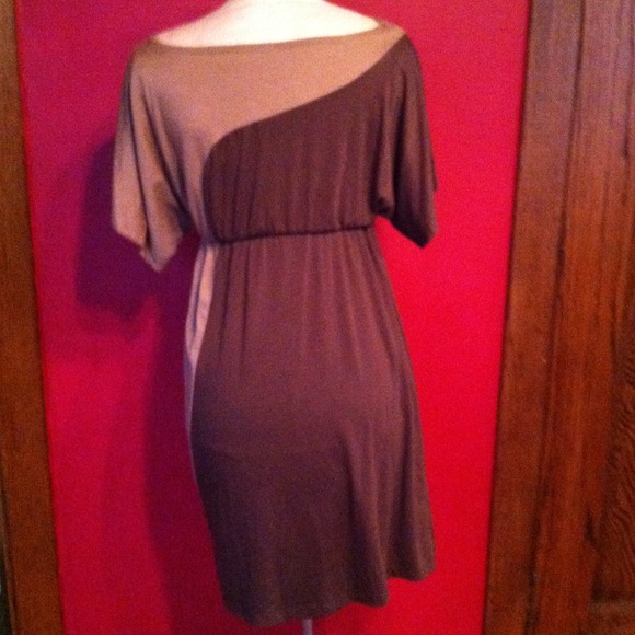 *HOST PICK*  deco brown color block empire dress! - Picture 3 of 3