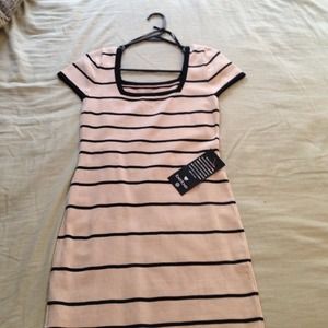 NWT Bebe dress size medium