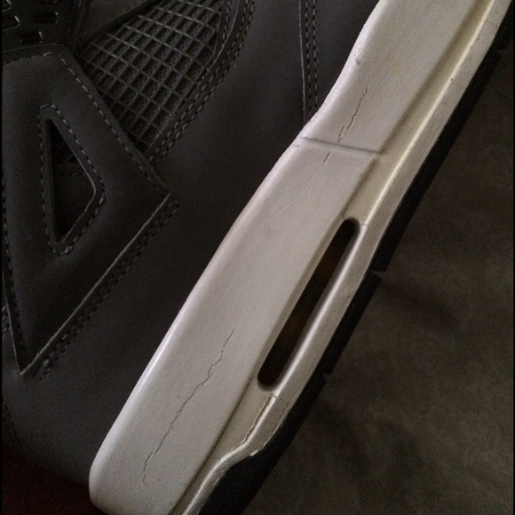 Jordan cool grey 4s 💢NO TRADES💢 - Picture 4 of 4