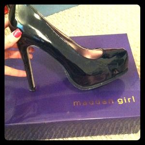 Madden Girl Black Pumps