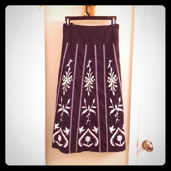 Full black cotton skirt with white embroidery