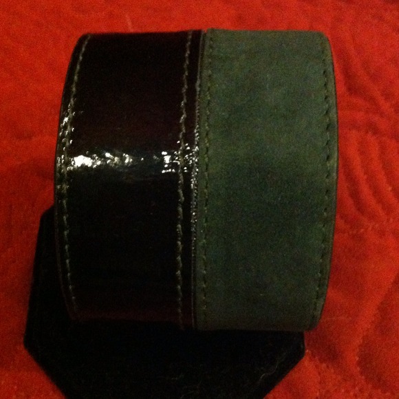 🎯FINAL MARK DOWN💙VINTAGE 1960 LEATHER BRACELET