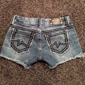 Miss Me short. Size 27