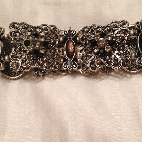 Gorgeous vintage cuff