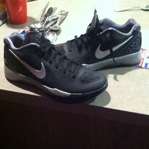 WM nike volley zoom hyperspike