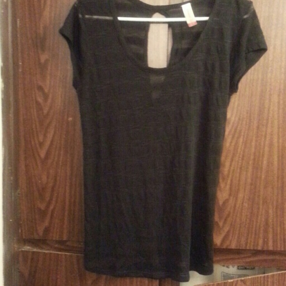 Black shear top with open back - Picture 1 of 3