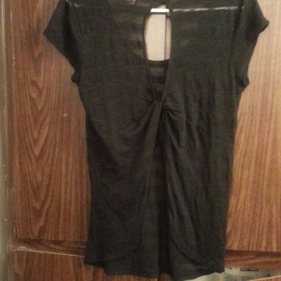 Black shear top with open back - Picture 3 of 3