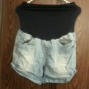 Maternity shorts