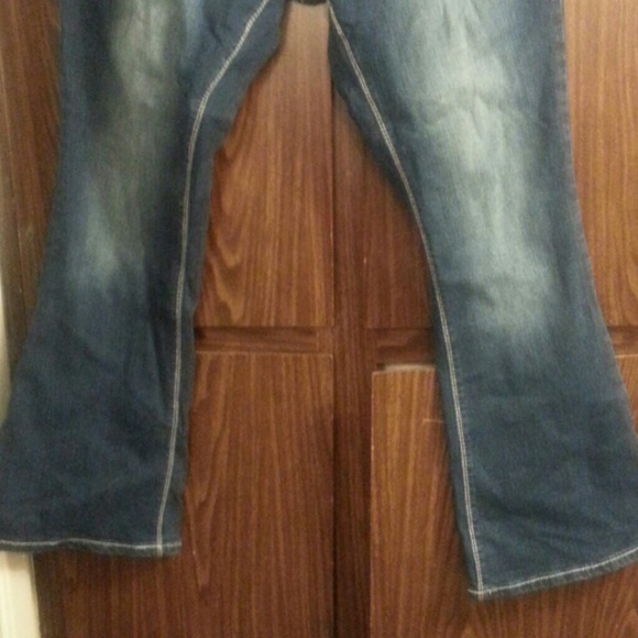 Brand new only washed reign jeand from D.E.B - Picture 2 of 4