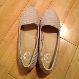 White woven flats