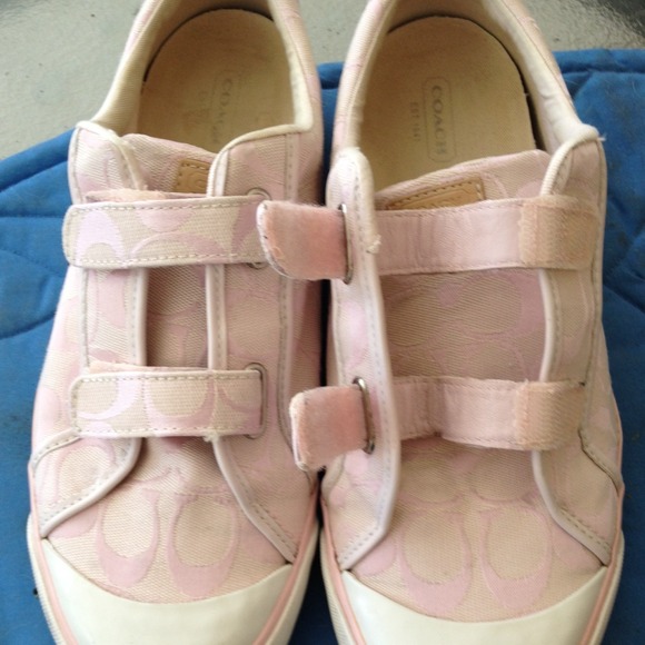 🎀 SOLD. Coach Britt sneakers size 11 🎀
