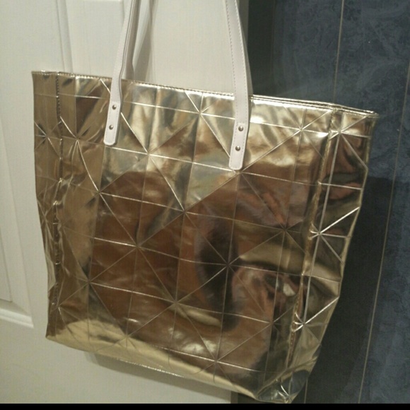Elizabeth Ardennes Shiney Gold tote **SOLD***