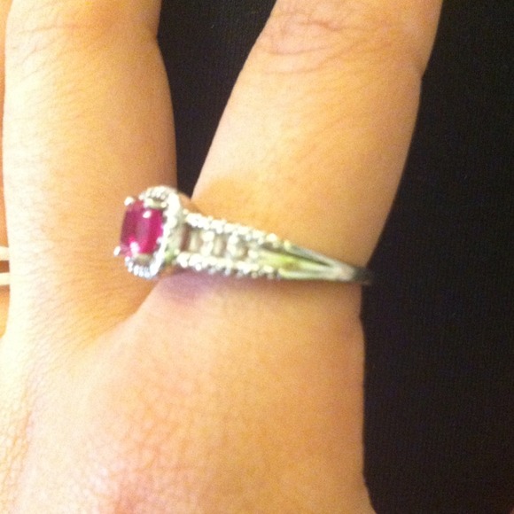 Ruby ring ❤️ - Picture 3 of 3