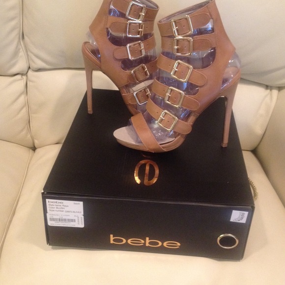 SOLD‼️Bebe sandals size 6.