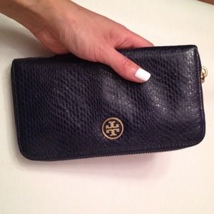 Tory burch Robinson zip wallet