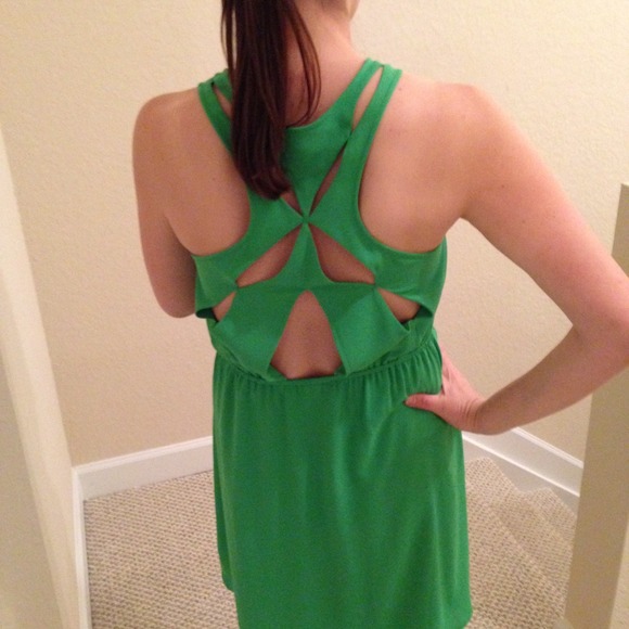 🚫🚫SOLD IN BUNDLE🚫🚫Green Chiffon Dress - Picture 2 of 2