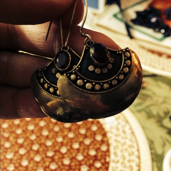 Silver 925 earring.