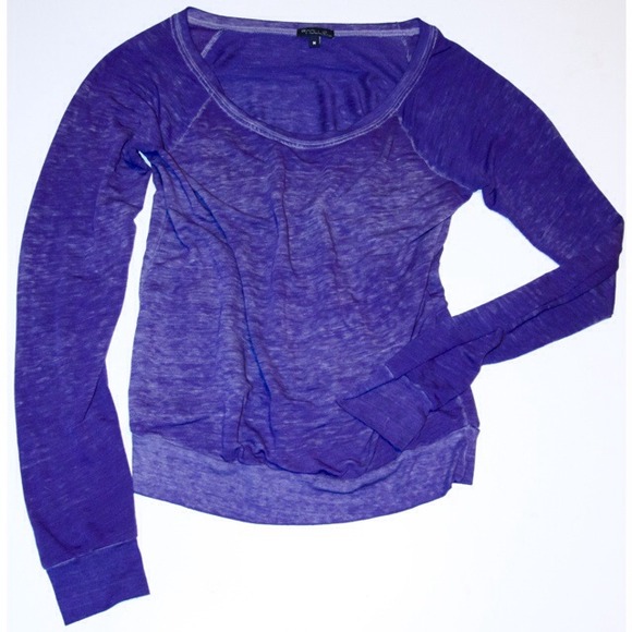 Loosely fitted top with comfortable fabric.