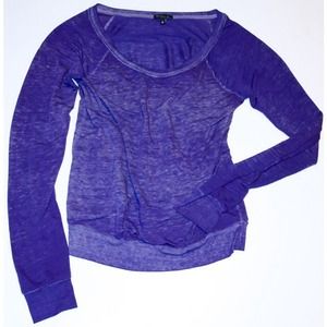 Loosely fitted top with comfortable fabric.