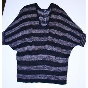 Striped loosely fitted top.