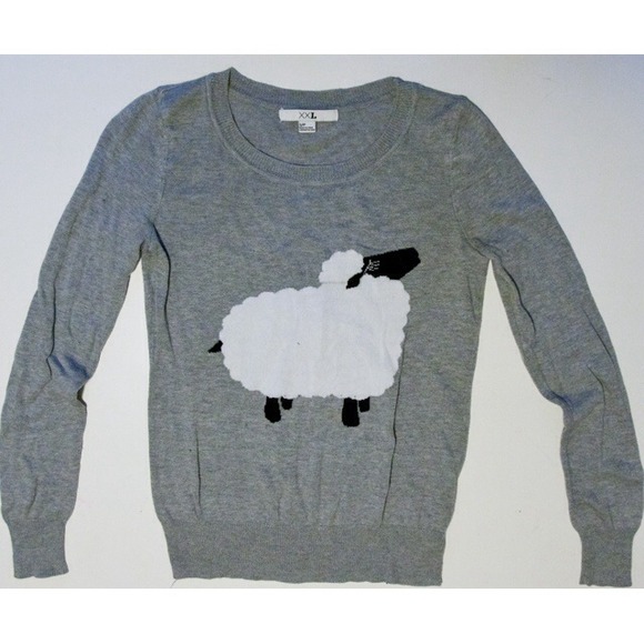 Grey sweater. With singed waist.