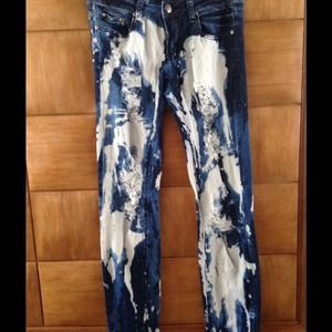 Distressed Denim Pants😍