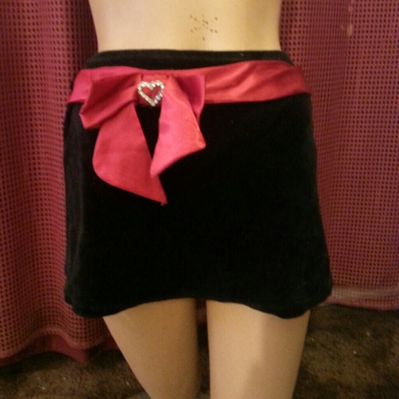 VELVET SKIRT???