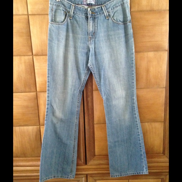 Levi's Pants😍