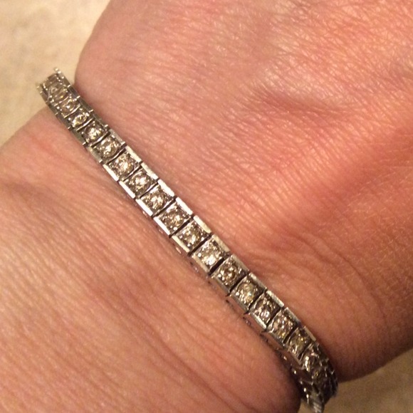 10kt White Gold  Diamond Tennis Bracelet💎 2 Day Clearance! 💎✨ - Picture 2 of 9
