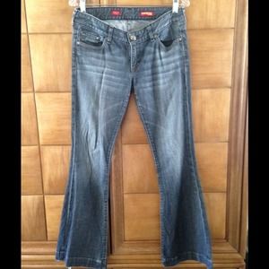 Dark denim pants😍