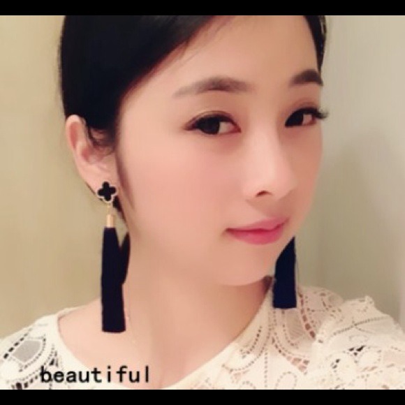 Tassel earring