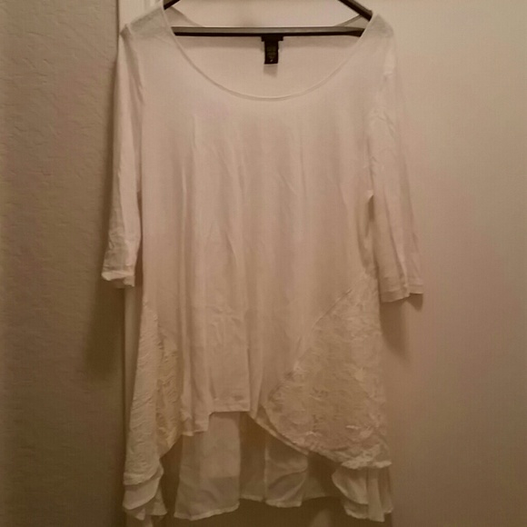 Ivory hi lo top with lace - Picture 4 of 4