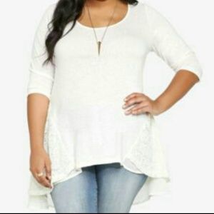 Ivory hi lo top with lace