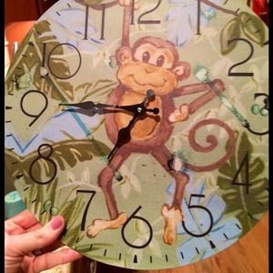 Adorable Monkey clock. Brand new!