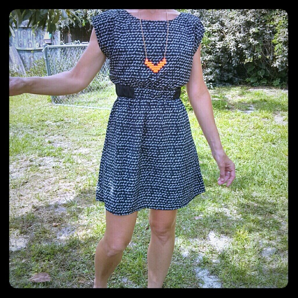 YA Los Angeles b&w print dress