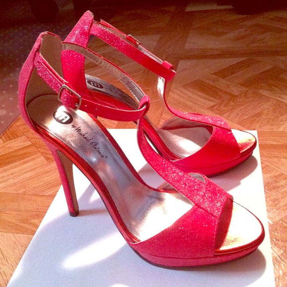 Gorgeous! coral Michael Antonio's 4.5" heels