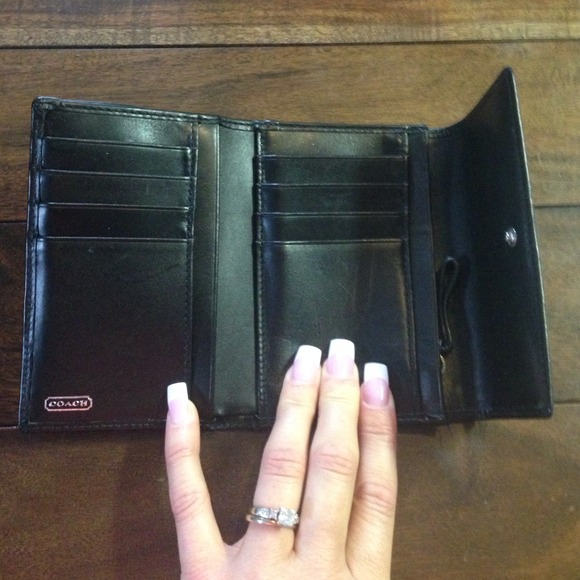 💯Authentic Coach leather wallet❗️💋 - Picture 2 of 2