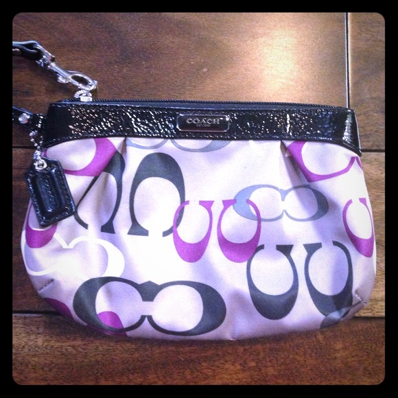 💯Authentic Coach wristlet❗️ - Picture 1 of 2