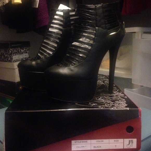 Shoes🍾🥳 - Picture 3 of 4