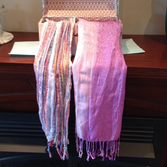 Accessories - Scarve/shawl