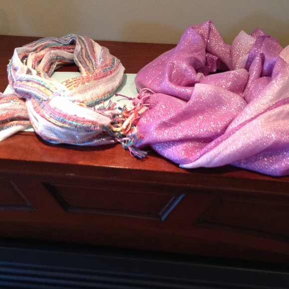 Scarve/shawl - Picture 3 of 3