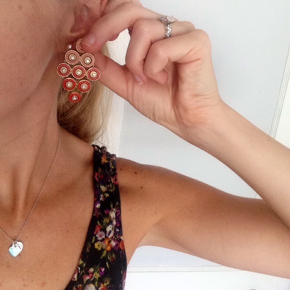 Francesca's Coral Ombré Circle Statement Earrings - Picture 4 of 4