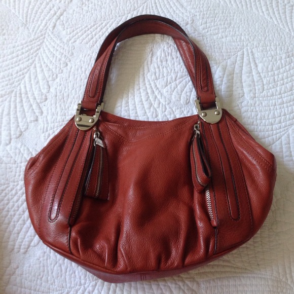 B Makowski burnt orange purse