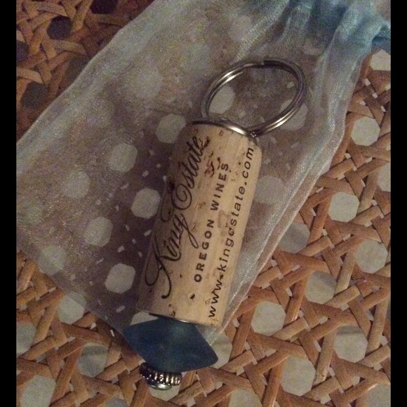 💯 ❌SOLD❌in a bundle UGG gift box - Picture 4 of 4