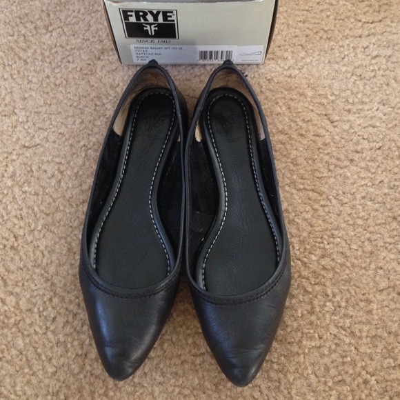 frye black flats