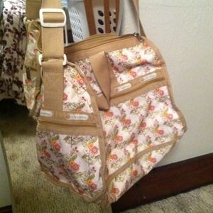 LeSportsac Weekender bag 👍👍