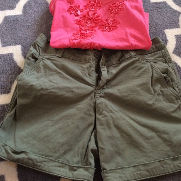 Green walking shorts from anthropology like new!
