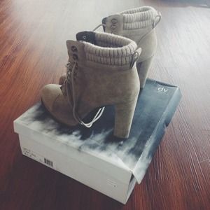 DV by Dolce Vita Booties